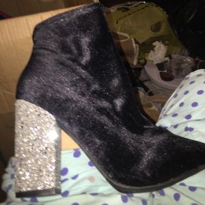 SOLD - NWOT Gorgeous Black Boots with shiny heel Size 10